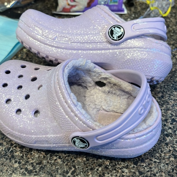 Crocs Kid’s Classic Glitter Lined Clog - Picture 5 of 5